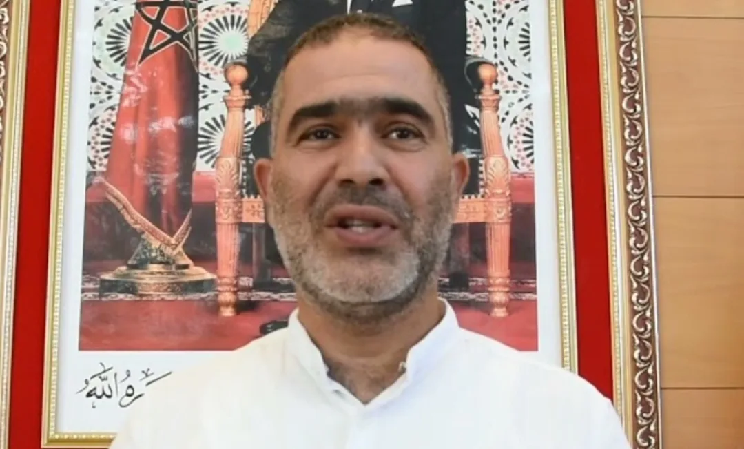 بعد الإستماع إلى رئيس جماعة أولاد أمغار بالدريوش من طرف الفرقة الجهوية … سائقي سيارات النقل المدرسي يكذبون الرئيس السابق
