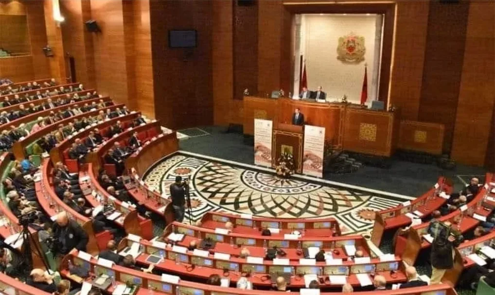 فضيحة الموظفين “الأشباح” في مجلس المستشارين تُعزز شعور التمييز والإحباط