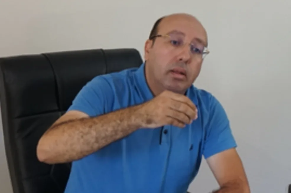 نائب رئيس جماعة أربعاء تاوريرت بالحسيمة سارق الكهرباء يهدد مستشار معارض بالتصفية الجسدية والإغتصاب خلال دورة أكتوبر الجاري