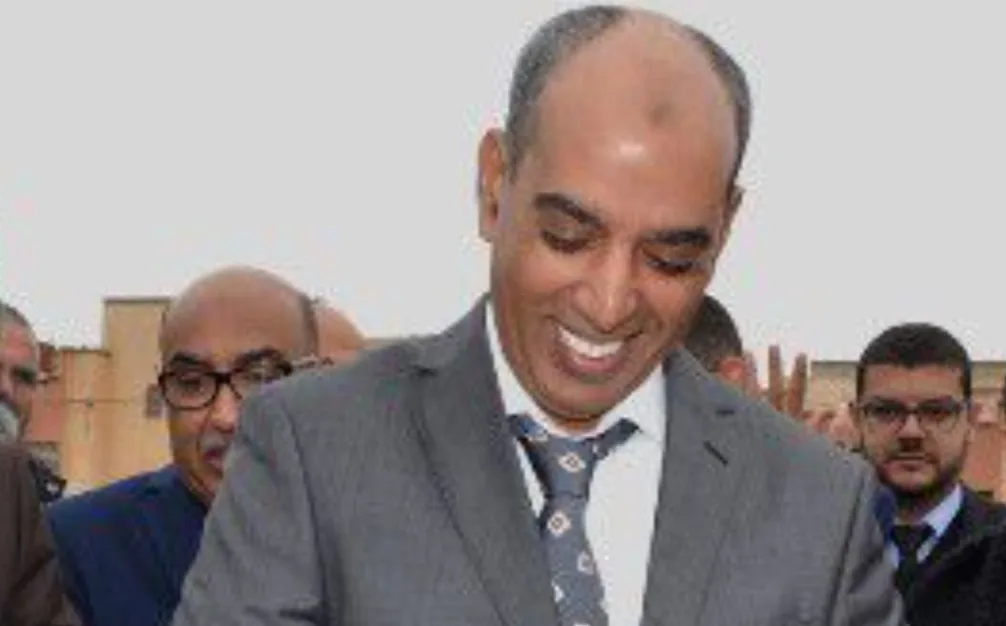 إنه الشطط يا عامل بركان … رئيس جماعة أحفير يحرم دوائر معارضيه من التزفيت بعد تخصيص مئات الملايين لذلك