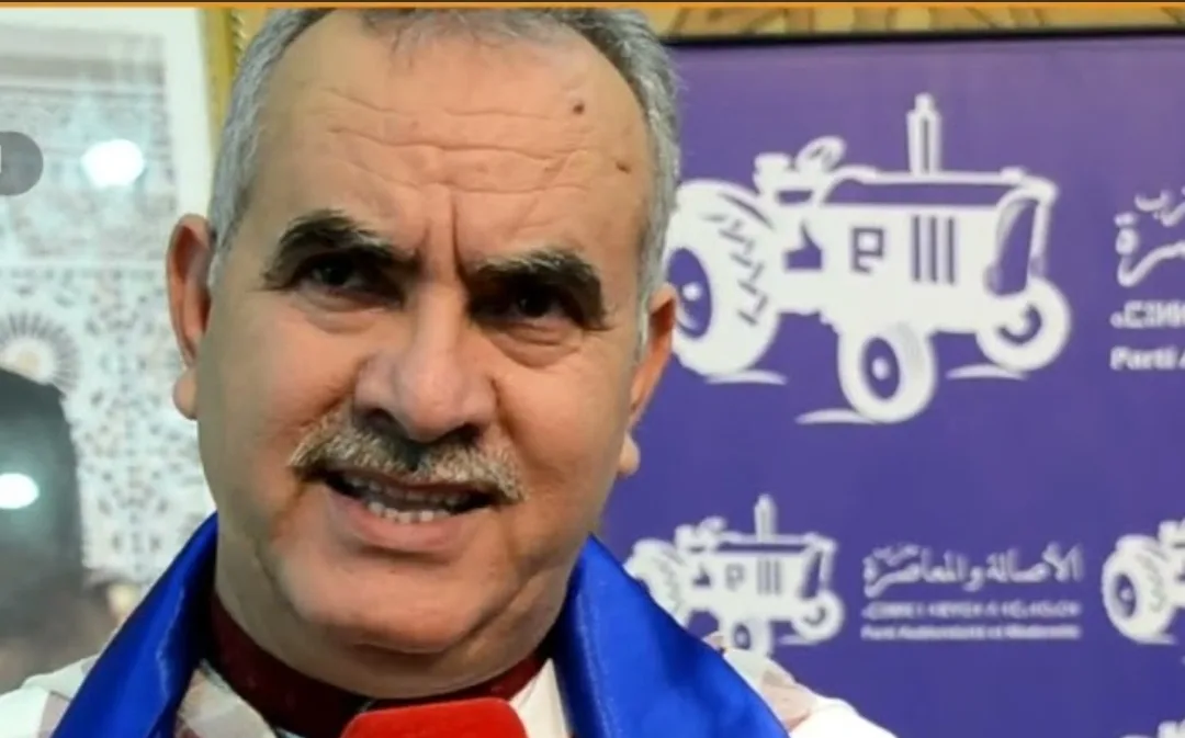مستشارو الأصالة والمعاصرة بجماعة سيدي حرازم يتهمون أمينهم الجهوي بفاس ب “الخيانة”