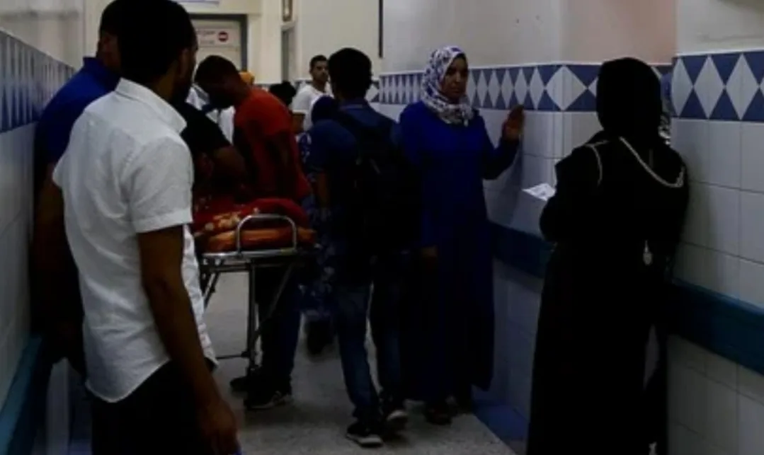 معاناة ما مثلها معاناة عند دخول أكبر مستشفيات الدار البيضاء … رشاوي بالعلالي وتوجيه مرضى لمحلات معلومة !!