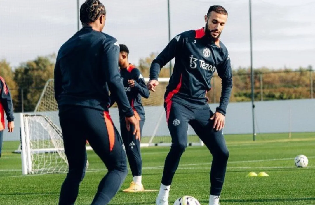 النجم المغربي مزراوي يعود للتداريب الجماعية مع مانشستر يونايتد