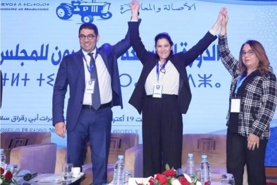 حزب الأصالة والمعاصرة غاضب من حليفه أخنوش بسبب التعيينات ، ويطالب برلمانيبه بإنتقاد مشروع الميزانية !