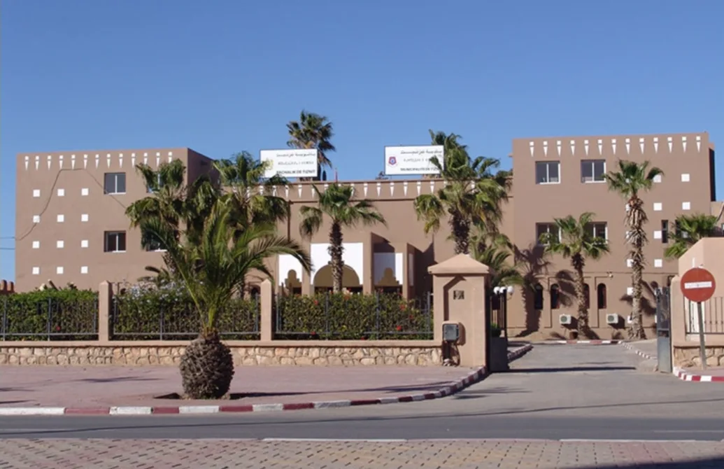 المحكمة الإدارية تنصف ساكنة تيزنيت بعد منعهم من رخص السكن