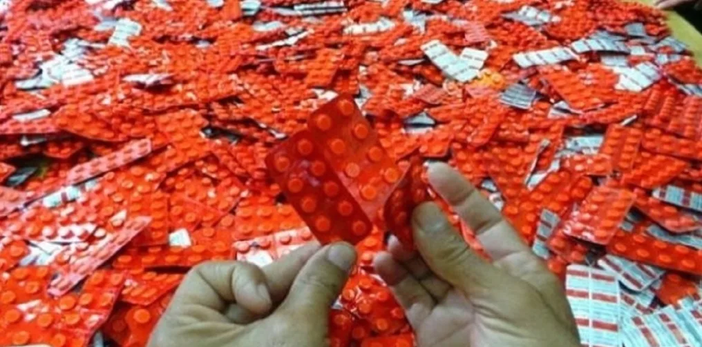 حجز حوالي ربع مليون من مخدر القرقوبي بميناء طنجة كان مخبأ داهل علب أكل