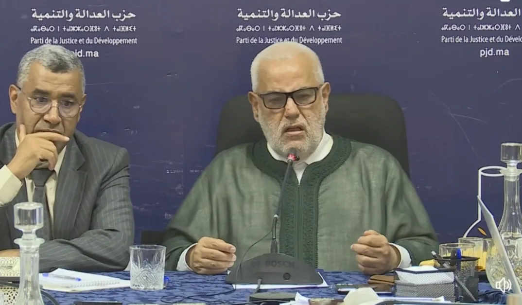 بنكيران يعتبر التعديل الحكومي والتعيينات المصاحبة له استمرارا في دحر الديمقراطية