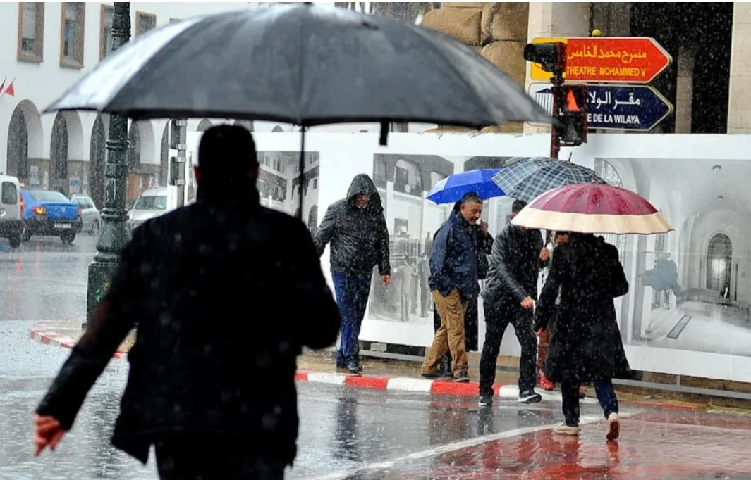 أمطار قوية وتساقطات ثلجية وبحر قوي الهيجان يومه الثلاثاء في المغرب
