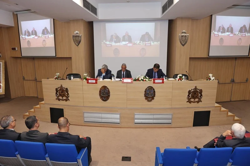يوم دراسي يبحث تحسين تدبير الصفقات العمومية وحماية المال العام