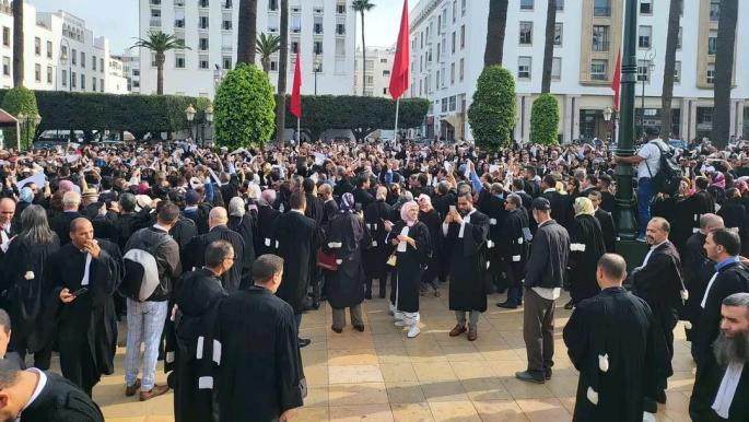 تعليق الإضراب الوطني للمحامين بعد التوصل إلى تفاهم أولي مع وزارة العدل