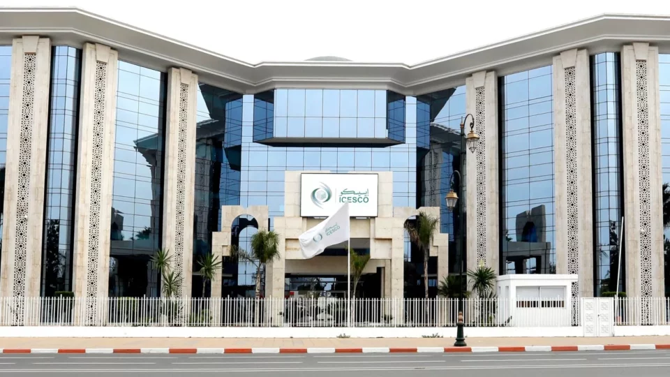 دعا مدير “إيسيسكو” إلى تضمين البرامج البيئية في المناهج التعليمية لمكافحة تغير المناخ
