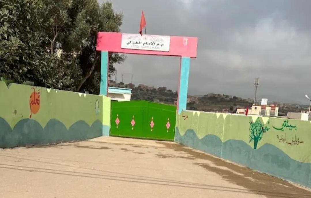 سبات مديرية التعليم بالناظور … عون سبعيني يمارس صلاحيات الإدارة مع العنف في مدرسة بفرخانة