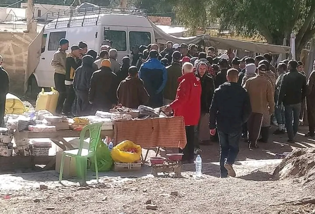 أجهشت بالبكاء … الدرك الملكي يثير سخط ساكنة أربعاء تاوريرت بالحسيمة بعد إفراجهم عن مجرم إعتدى بالضرب على سيدة عجوز