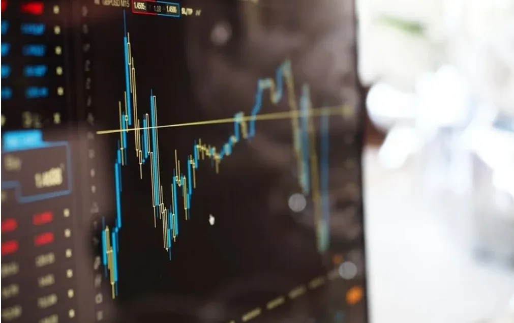 بورصة الدار البيضاء تبدأ تداولاتها الخميس بارتفاع ملحوظ