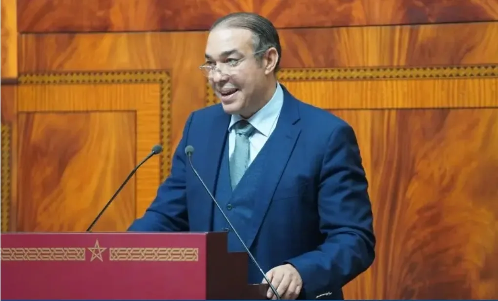 أوزين ينتقد متابعة الصحفيين بينما يقوم الملك بالعفو عنهم  ويؤكد ضرورة حرية الإعلام