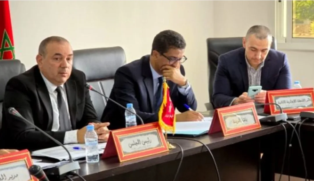 ساكنة بني بوعياش تسأل سلطة إقليم الحسيمة عن أسباب عدم محاسبة الرئيس ونوابه على الفساد الظاهر !!