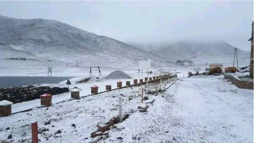 طقس الأربعاء … رياح قوية وثلوج في الأطلس الكبير بالمغرب