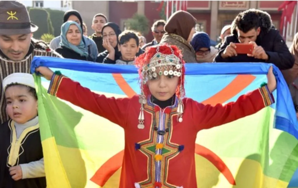 وزراء في الحكومة المغربية يكشفان إجراءات تفعيل اللغة الأولى للمغاربة “الأمازيغية”