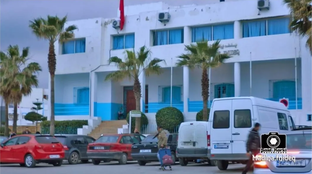 منذ أكثر من سنة … جماعة الفنيدق لم تقم بتعويض مستشارتين هاجرتا إلى الخارج دون سبب !!