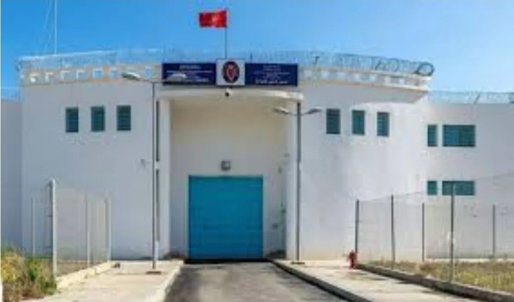 روائح كريهة تخنق معتقلي سجن “طنجة 2”