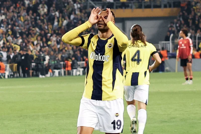 نصيري يهدر ركلة جزاء ويسجل هدفًا في خسارة فنربخشة أمام ألكمار في الدوري الأوروبي