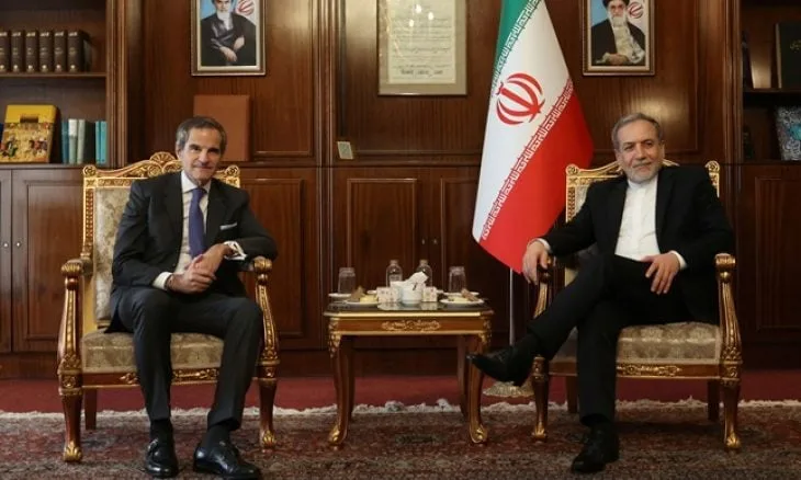 غروسي في طهران.. فرصة أخيرة للدبلوماسية مع تصاعد التوترات النووية