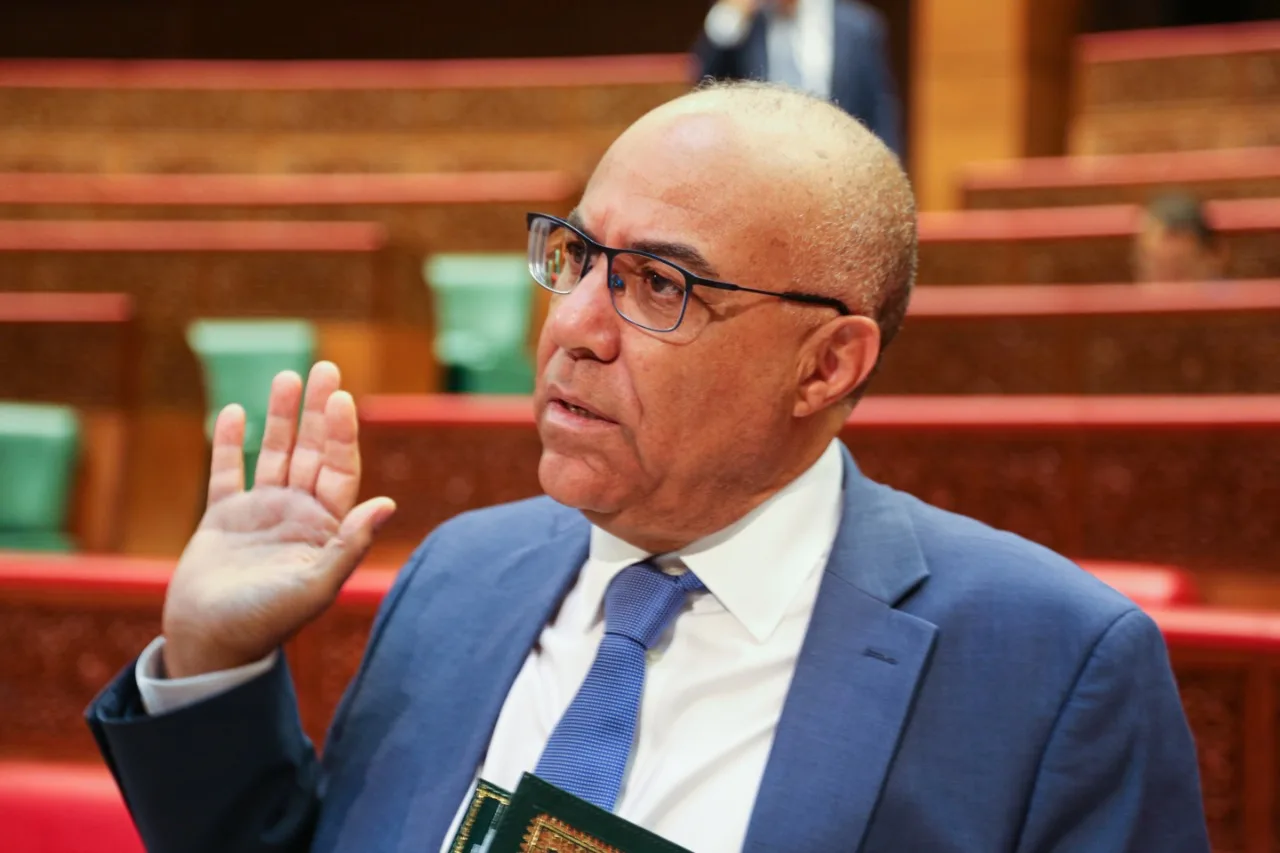 اتهامات بعقد صفقات فندقية تدفع ميراوي للرد: “إشاعات كاذبة تهدف للتشويش”