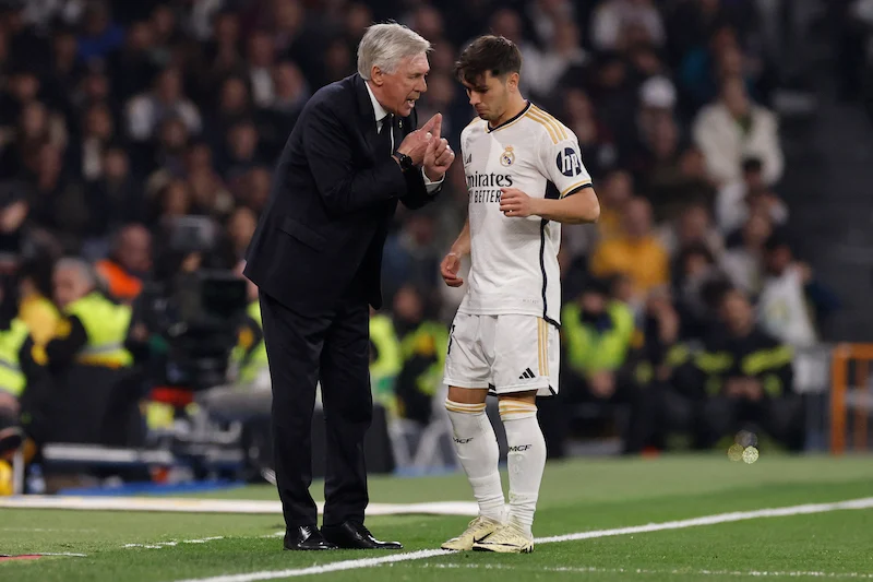 أنشيلوتي يشيد بدياز ويكشف مستجدات إصابات لاعبي ريال مدريد