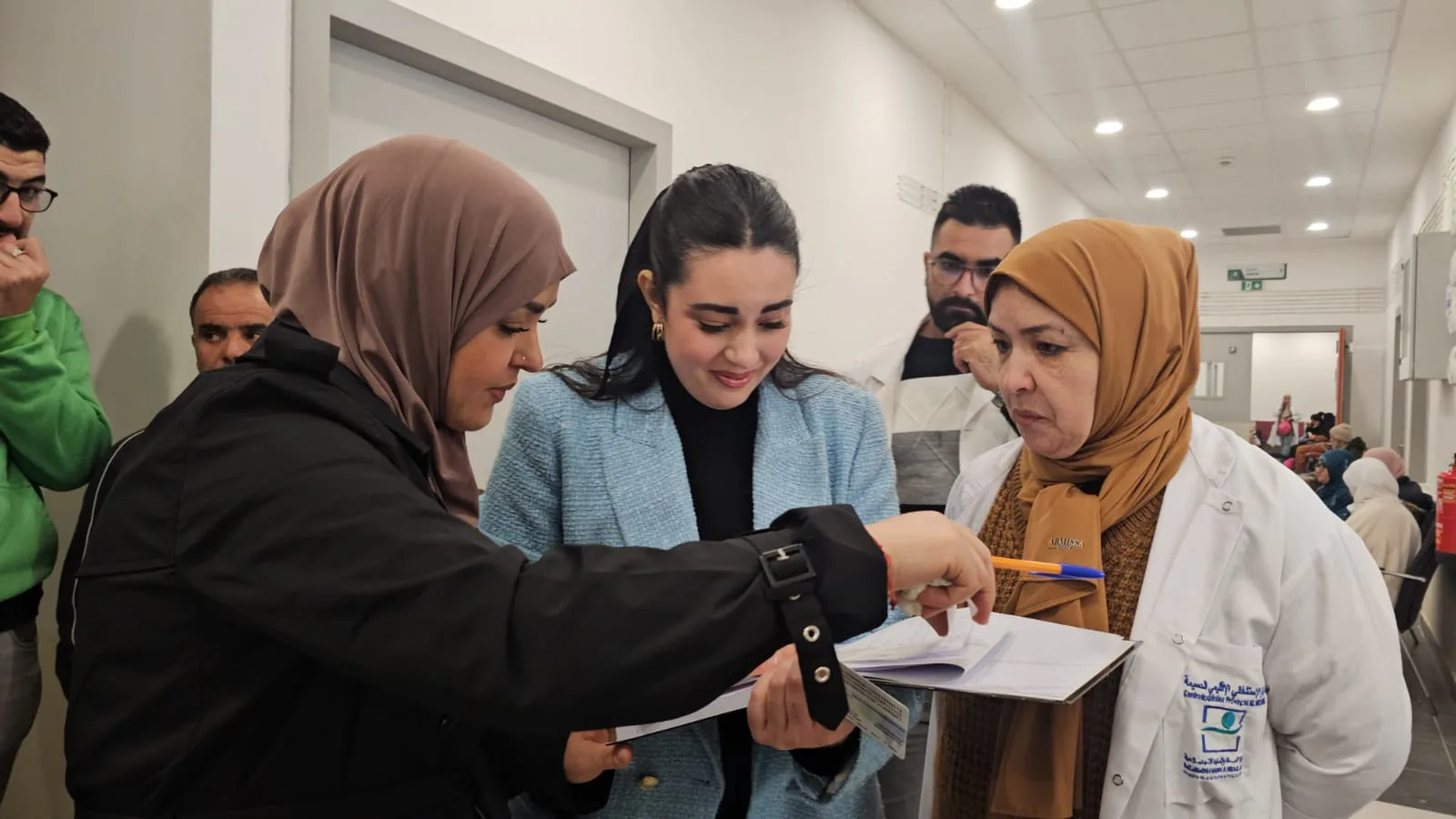 مؤسسة ثويزة للإغاثة بالمانيا تنظم حملة طبية لإزالة “المياه البيضاء” من عيون ساكنة إقليم الحسيمة