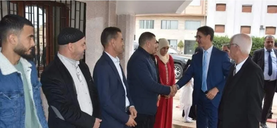 حط بجماعات :  بودينار ، تمسمان ، وبني مرغنين … عامل إقليم الدريوش يواصل الانصات لممثلي الساكنة بالجماعات الترابية