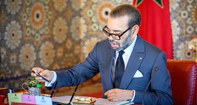 الملك محمد السادس يجري عملية جراحية تكللت بالنجاح على مستوى كتفه الأيسر بالمصحة الملكية بالرباط