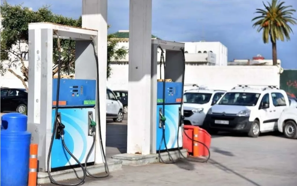 بسنتيمات قليلة … إنخفاض في أسعار المحروقات بالمغرب