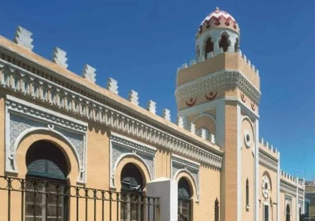 بعد قرار المنع … سلطات مليلية تسمح للمساجد بإستعمال مكبرات الصوت ورفع الأذان