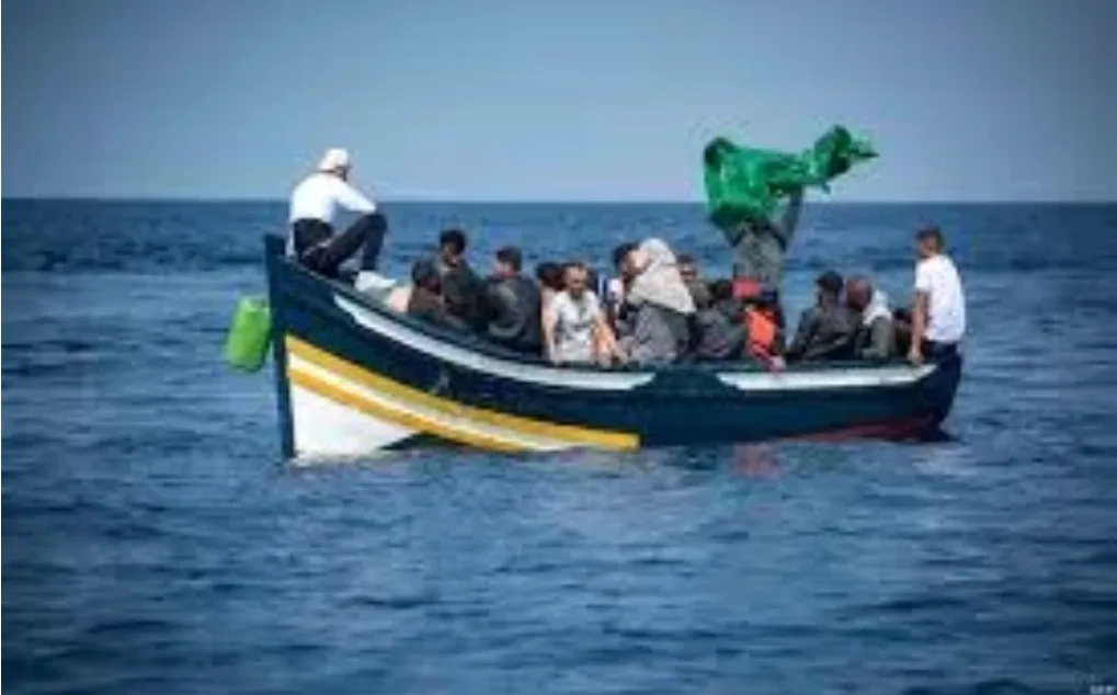 من بينهم 5 نساء … إحباط محاولة للهجرة غير الشرعية بطنجة وتوقيف 25 شخصا