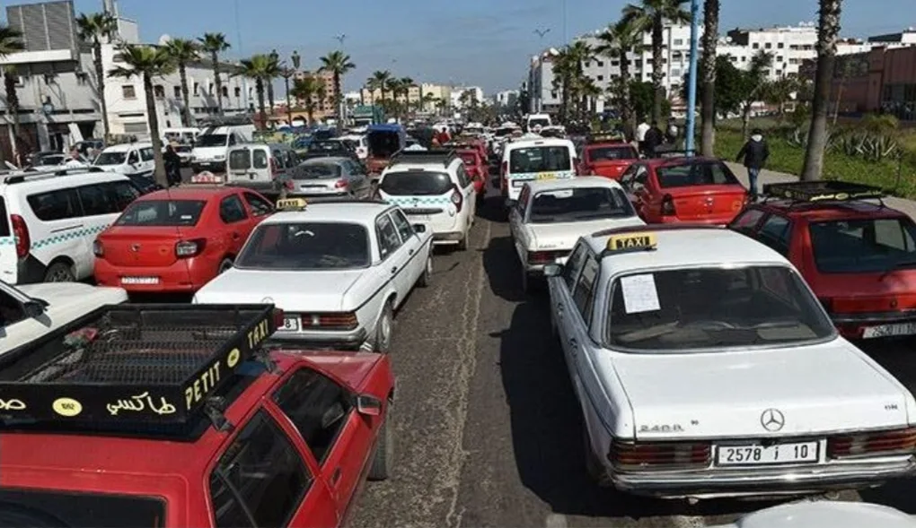 سيارات الأجرة بالمغرب تستعد لمحاصرة الحكومة في لقاء وطني كبير