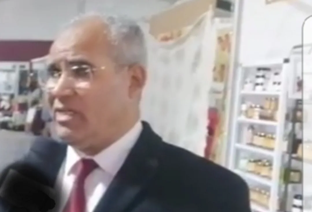 سلطات وجدة تقاطع إفتتاح المعرض الذي تنظمه غرفة الصناعة التقليدية لجهة الشرق