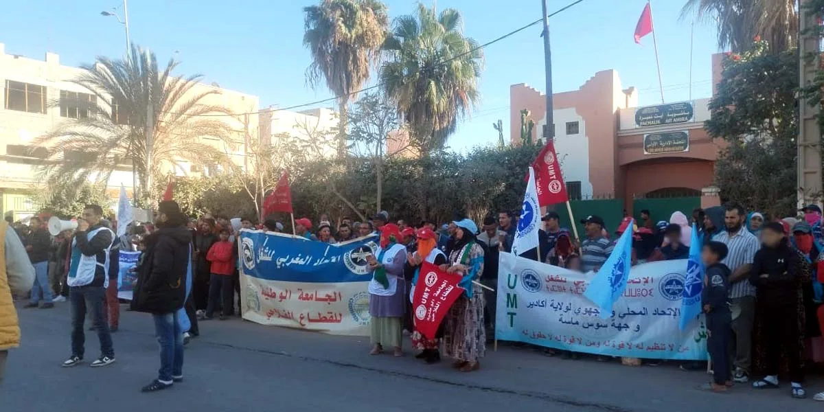 احتجاج عمالي في آيت عميرة للمطالبة بزيادة الأجور وتحسين ظروف العمل
