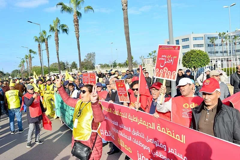 جبهة الدفاع عن الإضراب تتوسع وترفض المساس بالحقوق النقابية والدستورية