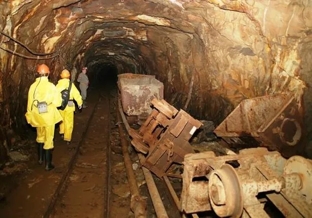 حقوق عمال منجم الدرع الأصفر في مهب الريح… الجمعية المغربية لحقوق الإنسان تطالب بتسوية أوضاعهم فورًا
