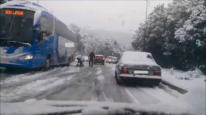 تحذيرات مرورية مع اقتراب موجة طقس سيئة في المغرب
