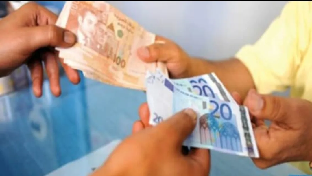 مكتب الصرف يعلن عن دورية جديدة لتبسيط نظام سفر المغاربة للدراسة بالخارج