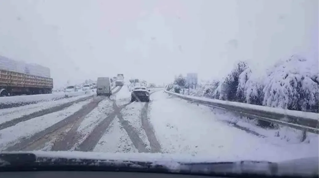 نشرة إنذارية :    أمطار قوية بالشمال والغرب وثلوج في الريف الأوسط والأطلس المتوسط والصغير