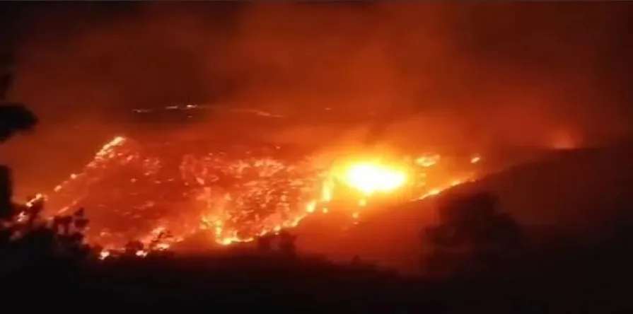 رغم برودة الجو وفي عز الشتاء … حريق كبير يجتاح غابات موكلاتة وكيتان بتطوان