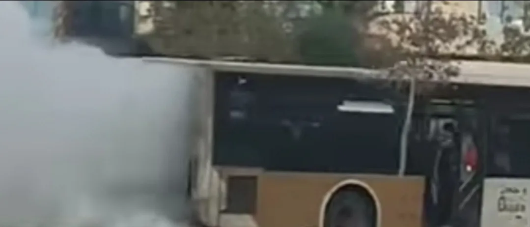فضائح المجلس الجماعي لوجدة تتواصل … حافلات النقل الحضري تغطي المدينة بالدخان المسموم