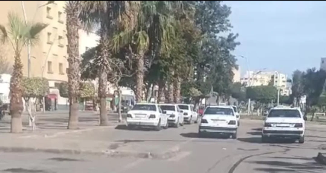 وضع كارثي بمحطة الطاكسيات “3 مارس” بالناظور بسبب انسداد البالوعات