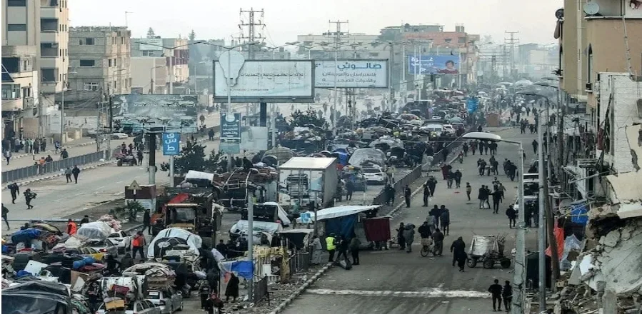 عودة النازحين إلى شمال غزة … فلسطينيون يرقصون على إنتصار وهمي على الاحتلال