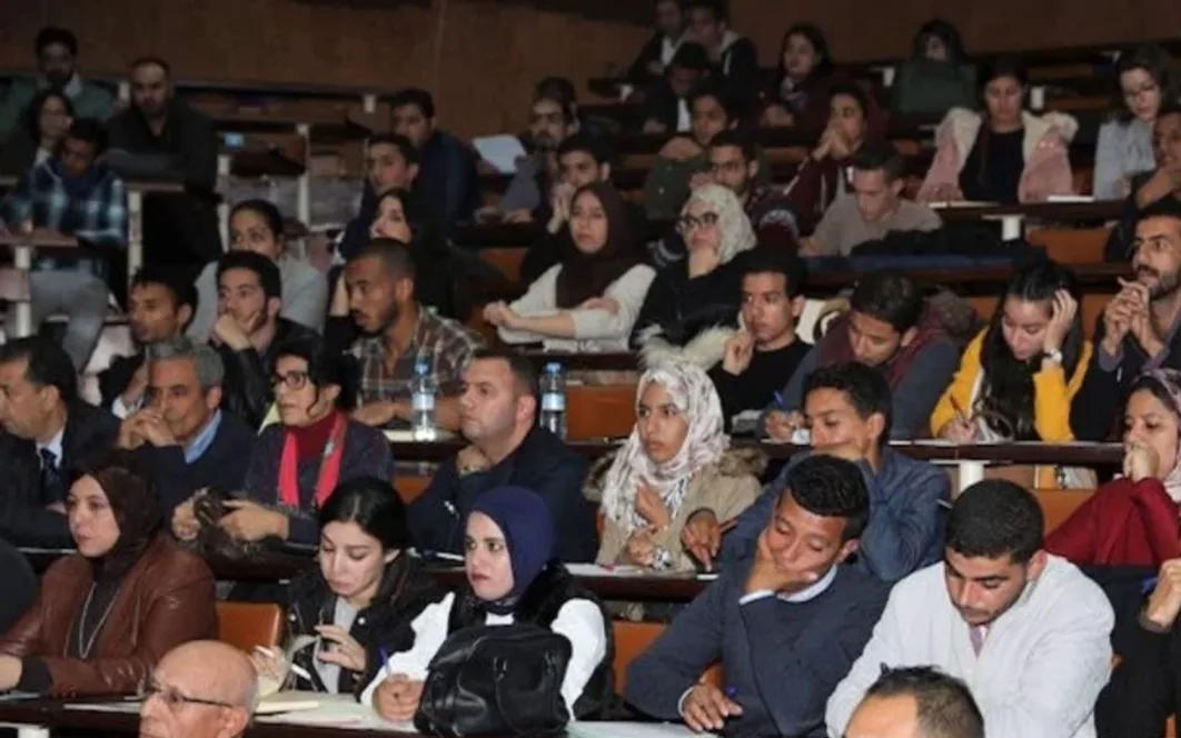 معاناة الطلبة الباحثين تتواصل