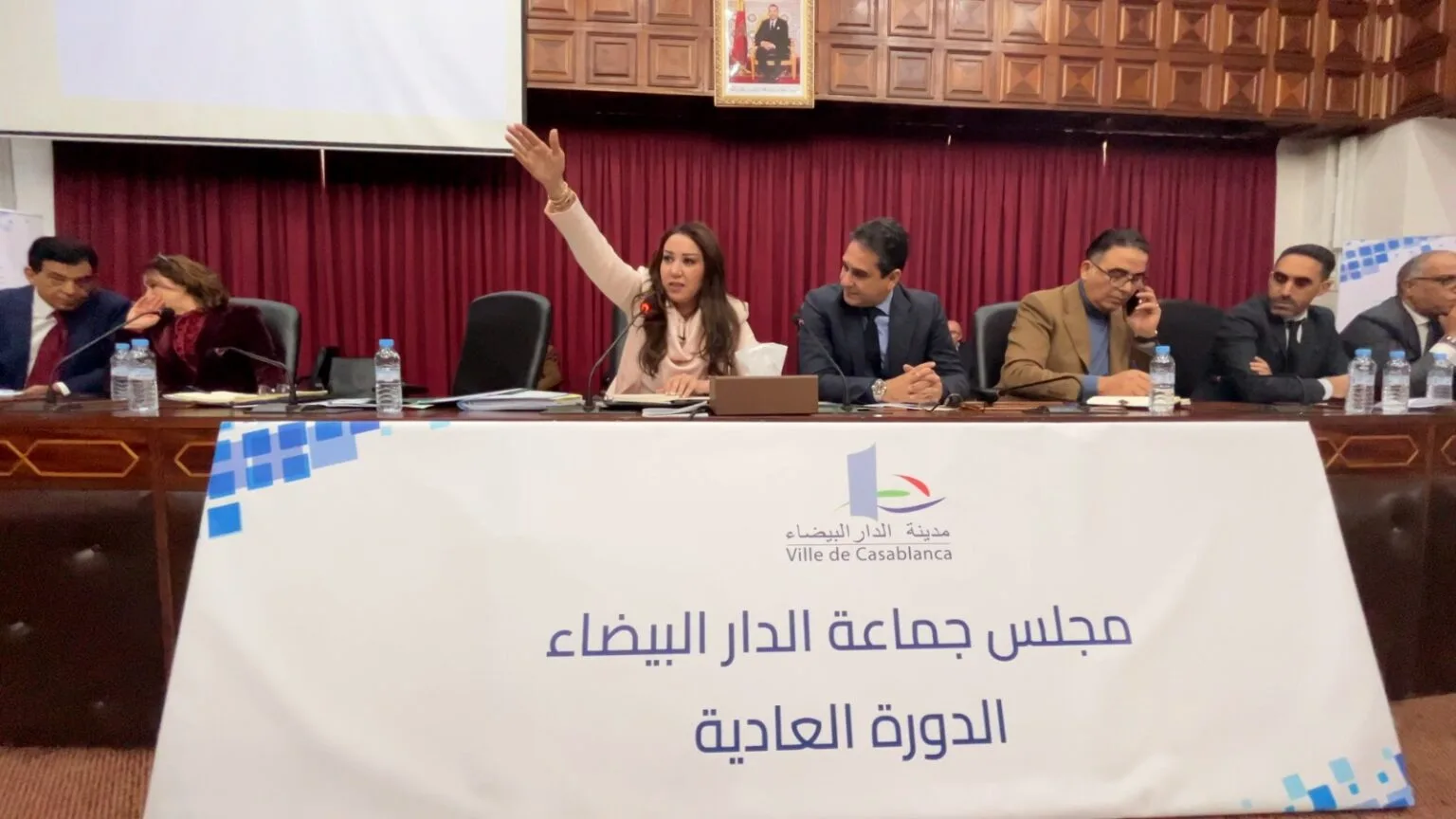 جدل في مجلس جماعة الدار البيضاء حول حصيلة العمدة وصفقة تفويت العقار