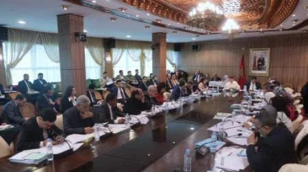 مجلس المستشارين يصادق على مشروع قانون الإضراب وسط تعديلات واسعة وجدال محتدم