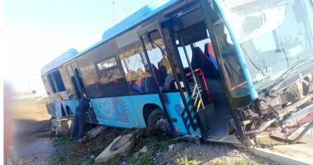 إنقلاب حافلة بين طنجة وأصيلا يخلف 11 جريحا
